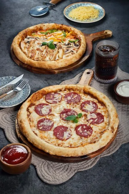 Salami pizza