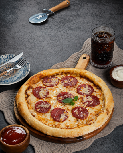 Salami pizza